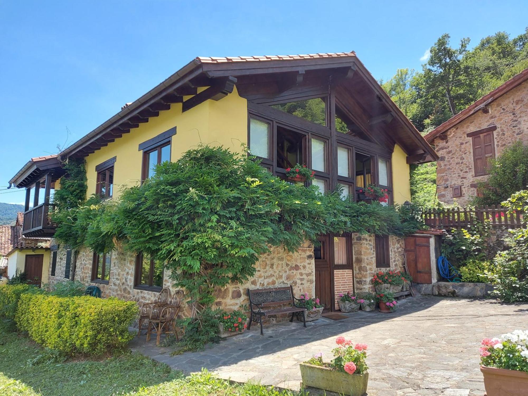Apartamentos Rurales Los Picos De Redo Camaleno Exterior photo