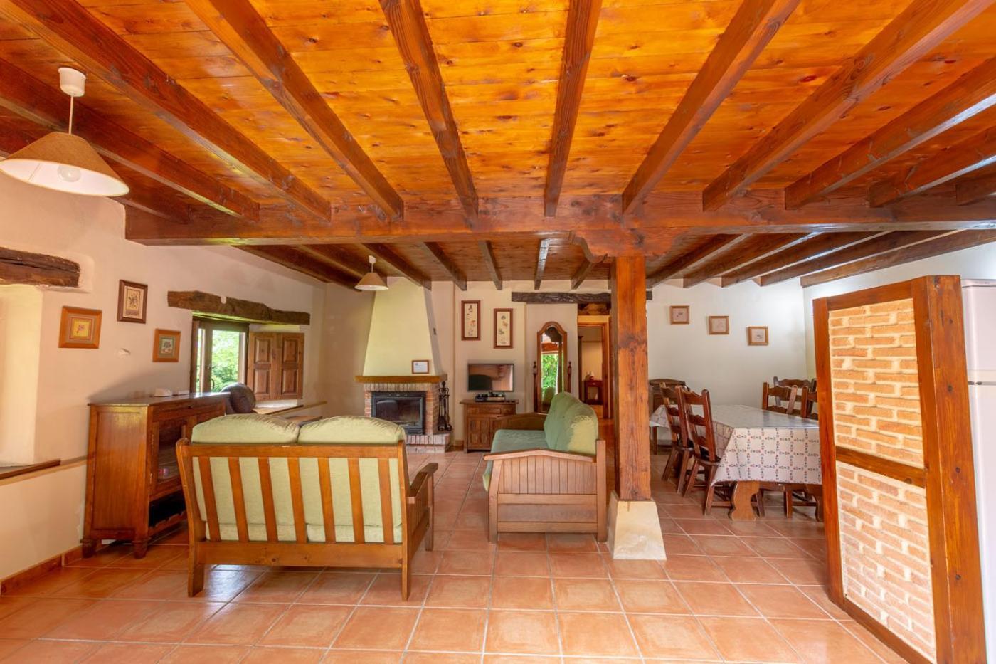 Apartamentos Rurales Los Picos De Redo Camaleno Exterior photo